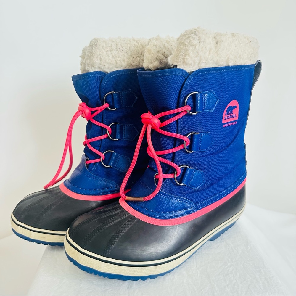 Sorel waterproof snow winter boots Kids Size 5